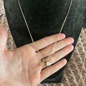 Kendra Scott necklace